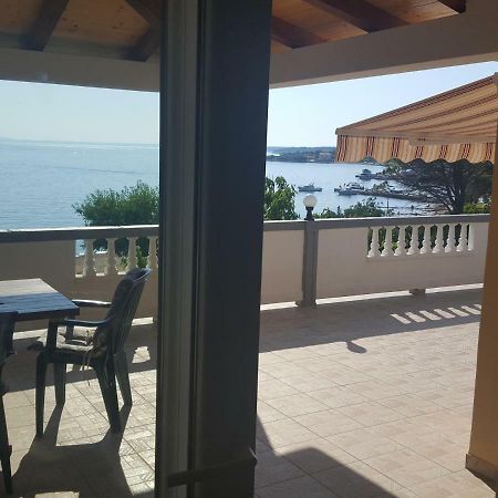Apartmani Slavica 라브 외부 사진