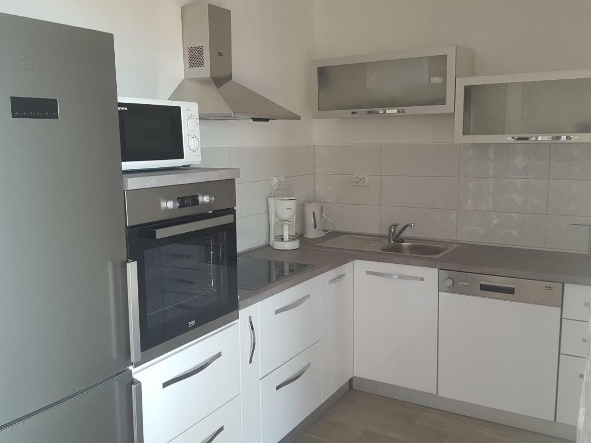 Apartmani Slavica 라브 외부 사진
