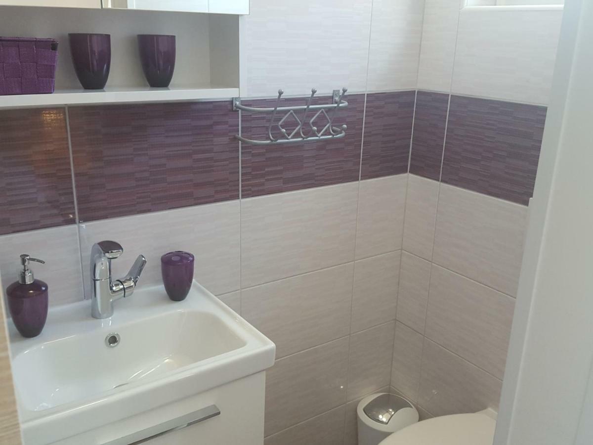 Apartmani Slavica 라브 외부 사진