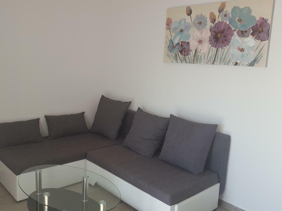 Apartmani Slavica 라브 외부 사진