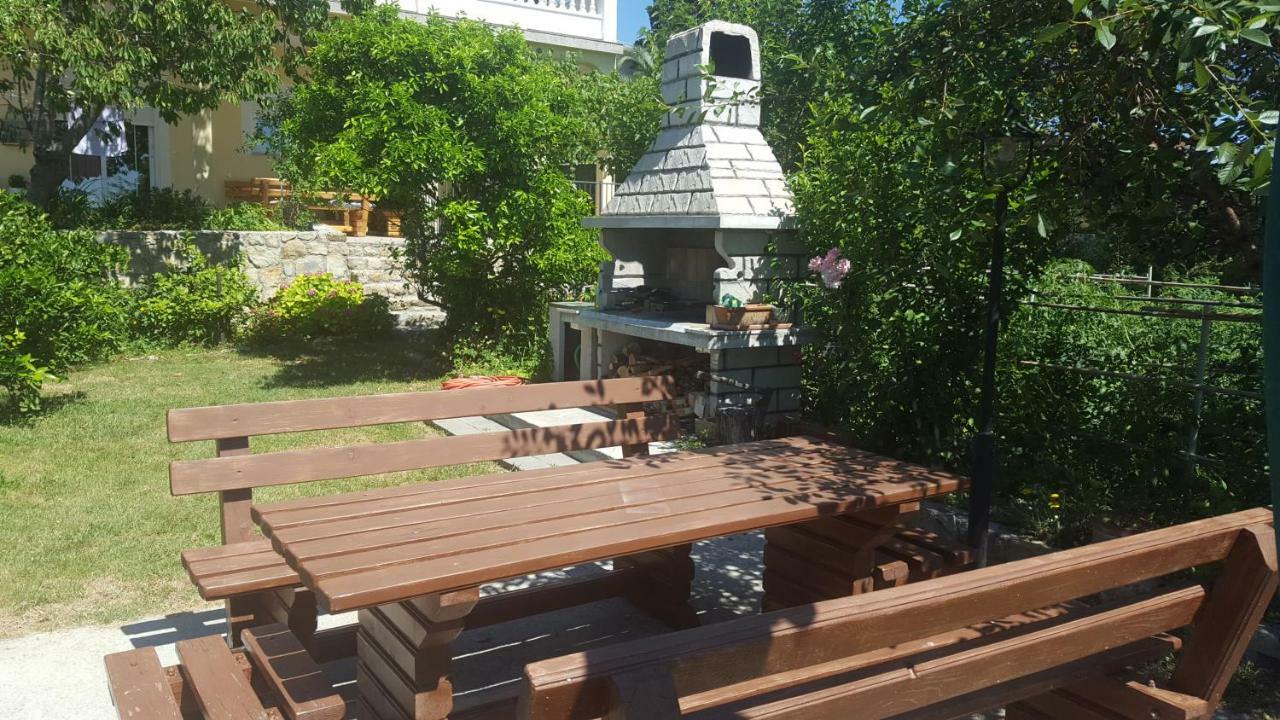 Apartmani Slavica 라브 외부 사진