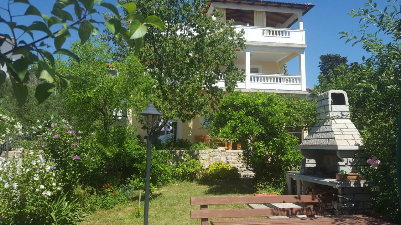 Apartmani Slavica 라브 외부 사진
