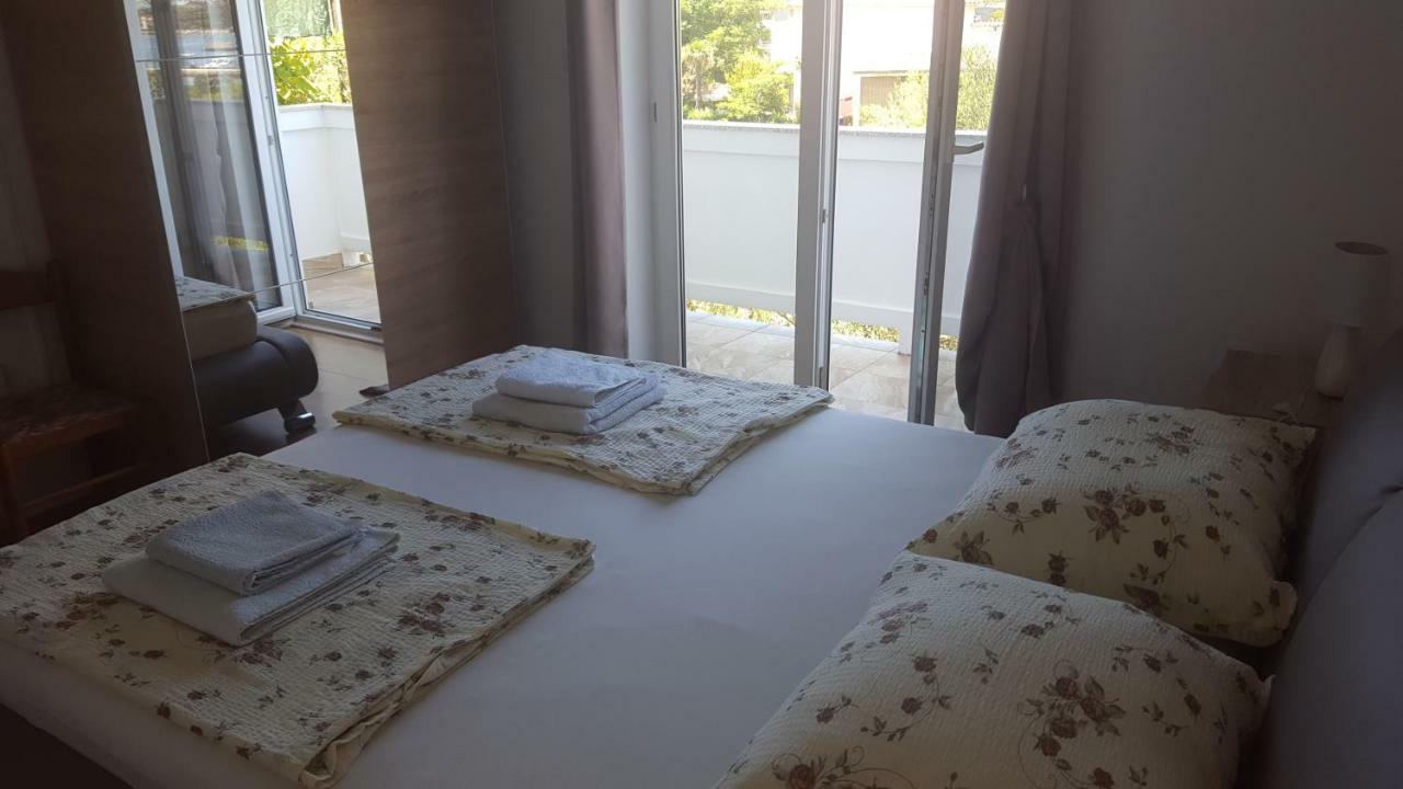 Apartmani Slavica 라브 외부 사진
