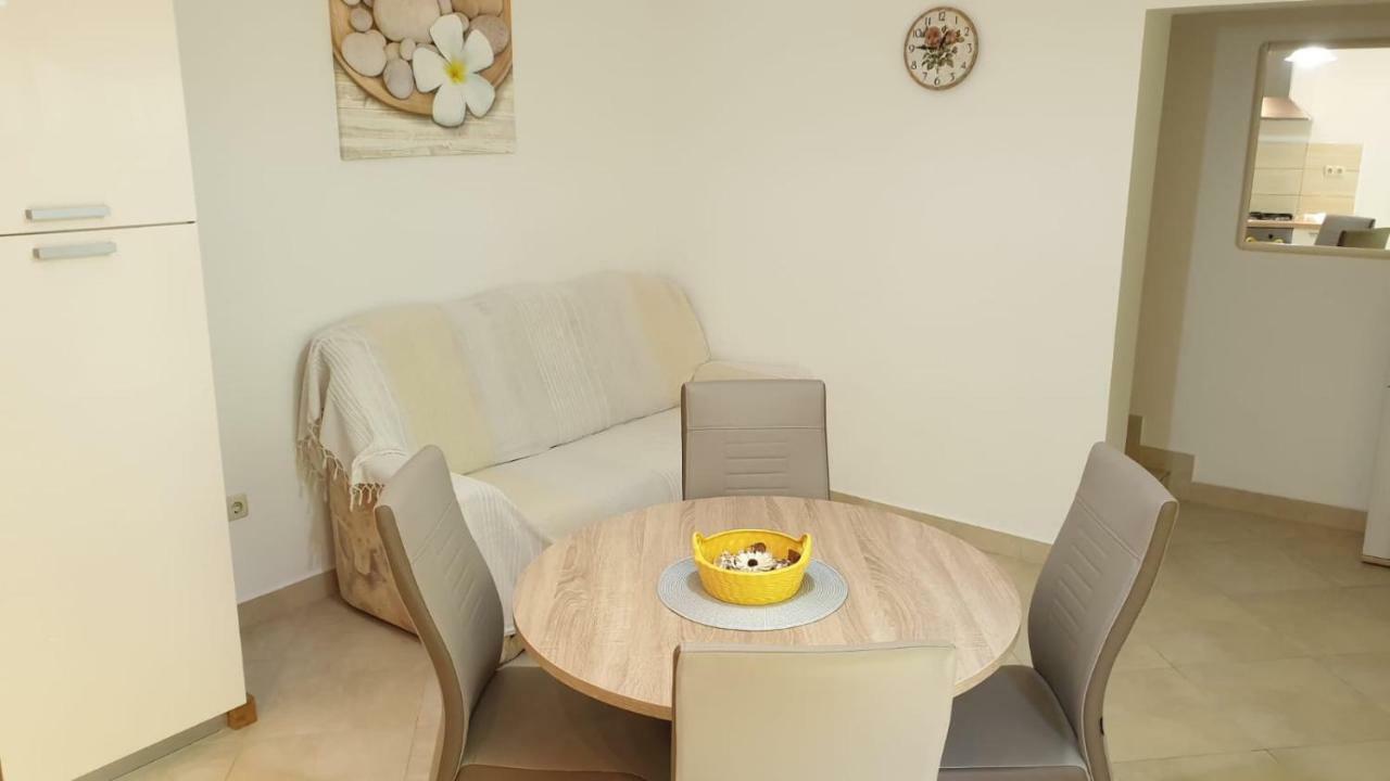 Apartmani Slavica 라브 외부 사진