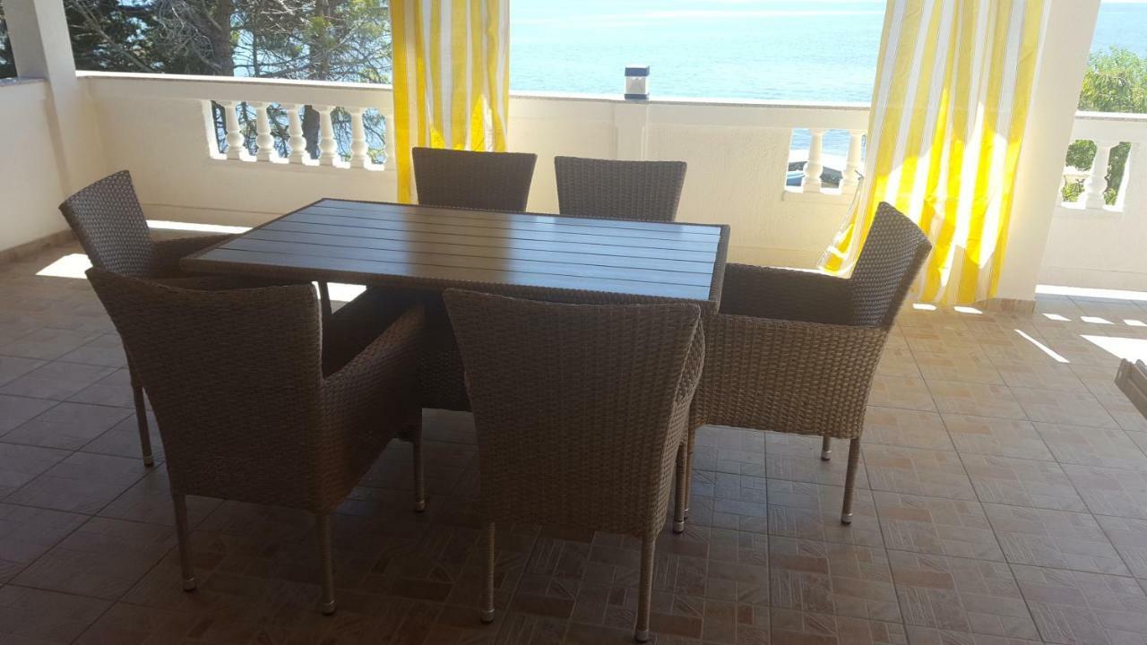 Apartmani Slavica 라브 외부 사진