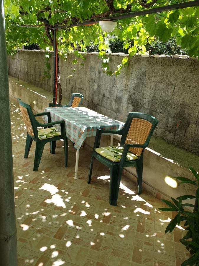 Apartmani Slavica 라브 외부 사진