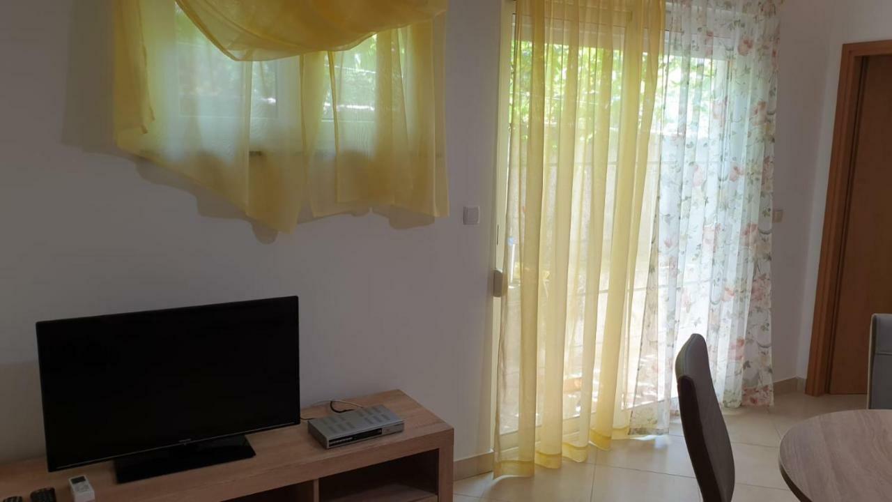 Apartmani Slavica 라브 외부 사진