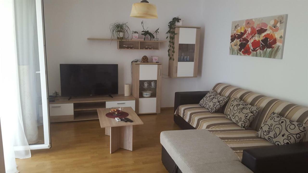 Apartmani Slavica 라브 외부 사진
