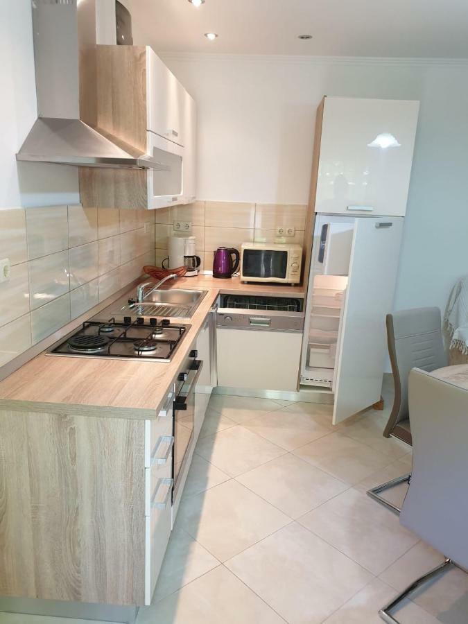 Apartmani Slavica 라브 외부 사진