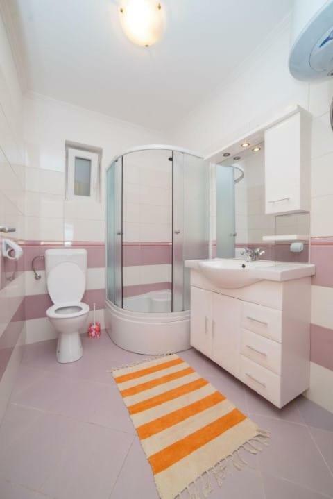 Apartmani Slavica 라브 외부 사진